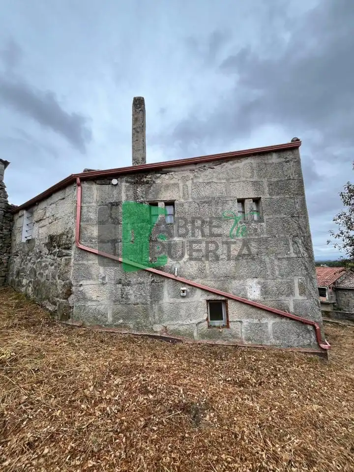 Vista exterior de Casa o chalet en venta en Vilar de Barrio con Calefacción, Jardín privado y Amueblado