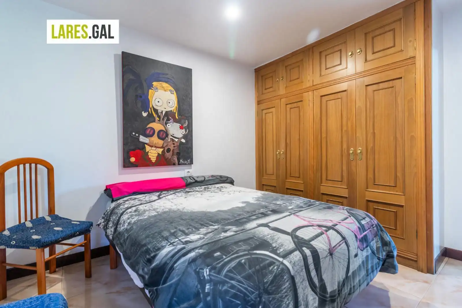 Dormitori de Casa o xalet en venda en Cangas  amb Calefacció, Terrassa i Traster