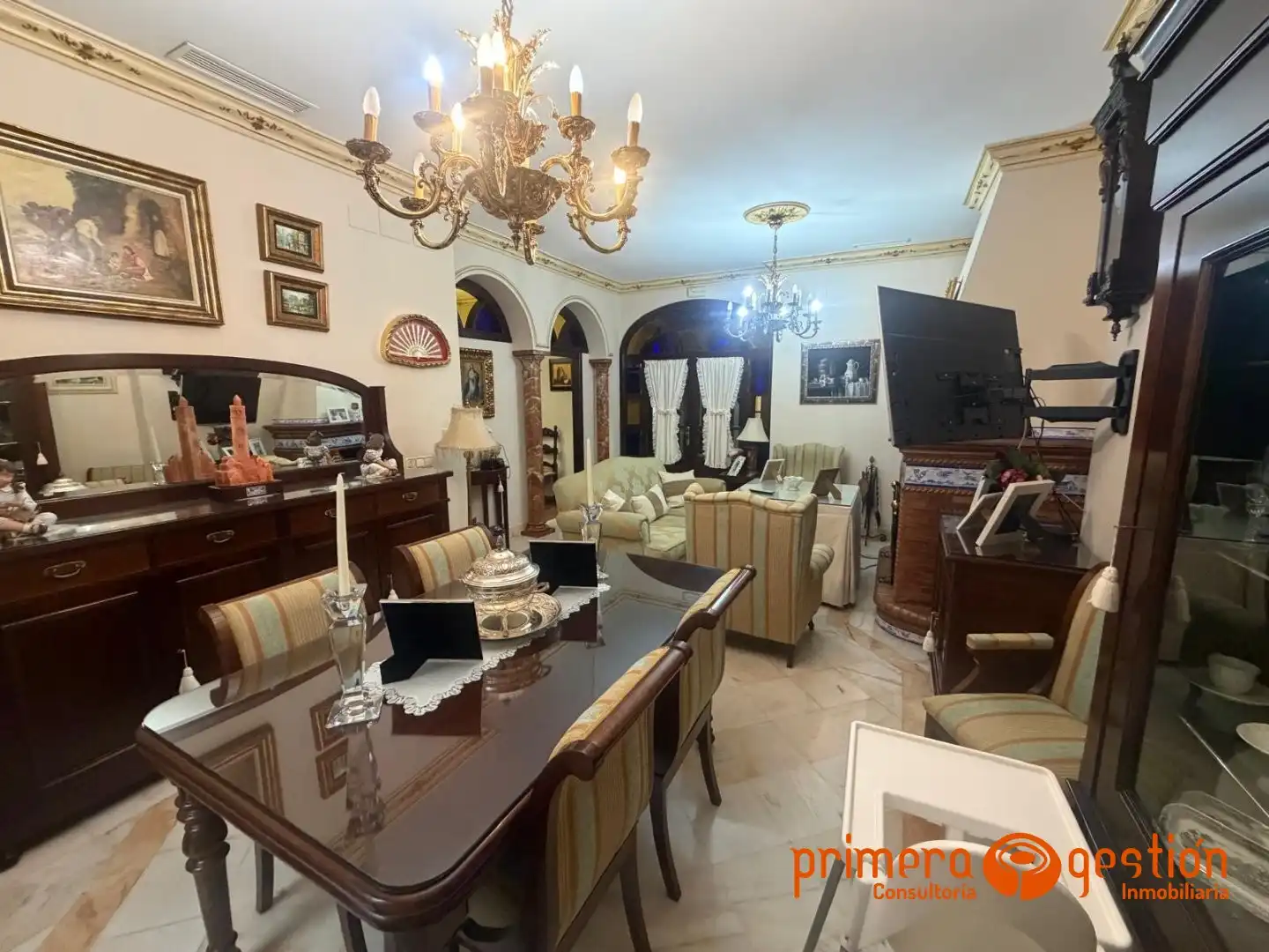 Sala d'estar de Casa o xalet en venda en Lora del Río amb Aire condicionat i Calefacció