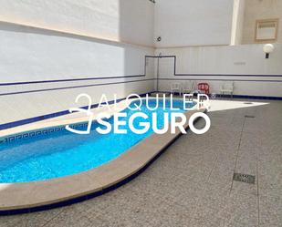 Piscina de Pis de lloguer en Torrevieja amb Aire condicionat, Terrassa i Piscina