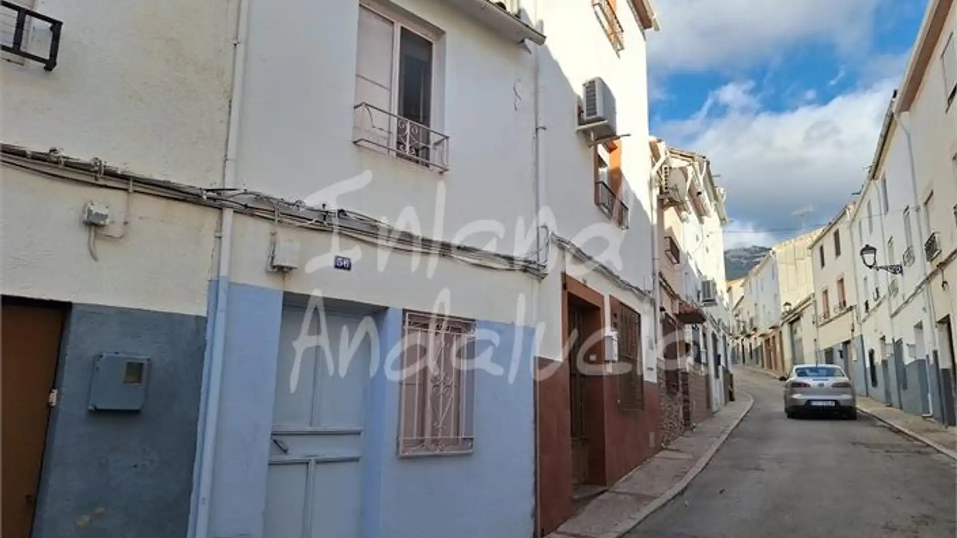 Vista exterior de Casa adosada en venda en Valdepeñas de Jaén
