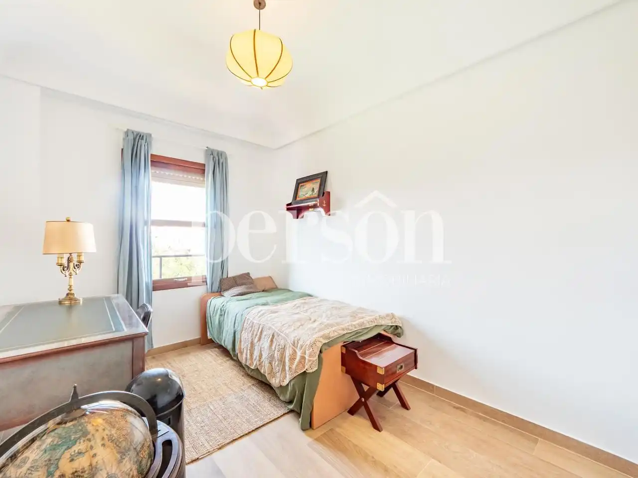 Schlafzimmer von Wohnung zur Miete in Valencia mit Klimaanlage, Terrasse und Möbliert