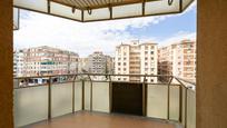 Dormitori de Pis en venda en  Granada Capital amb Calefacció, Parquet i Terrassa