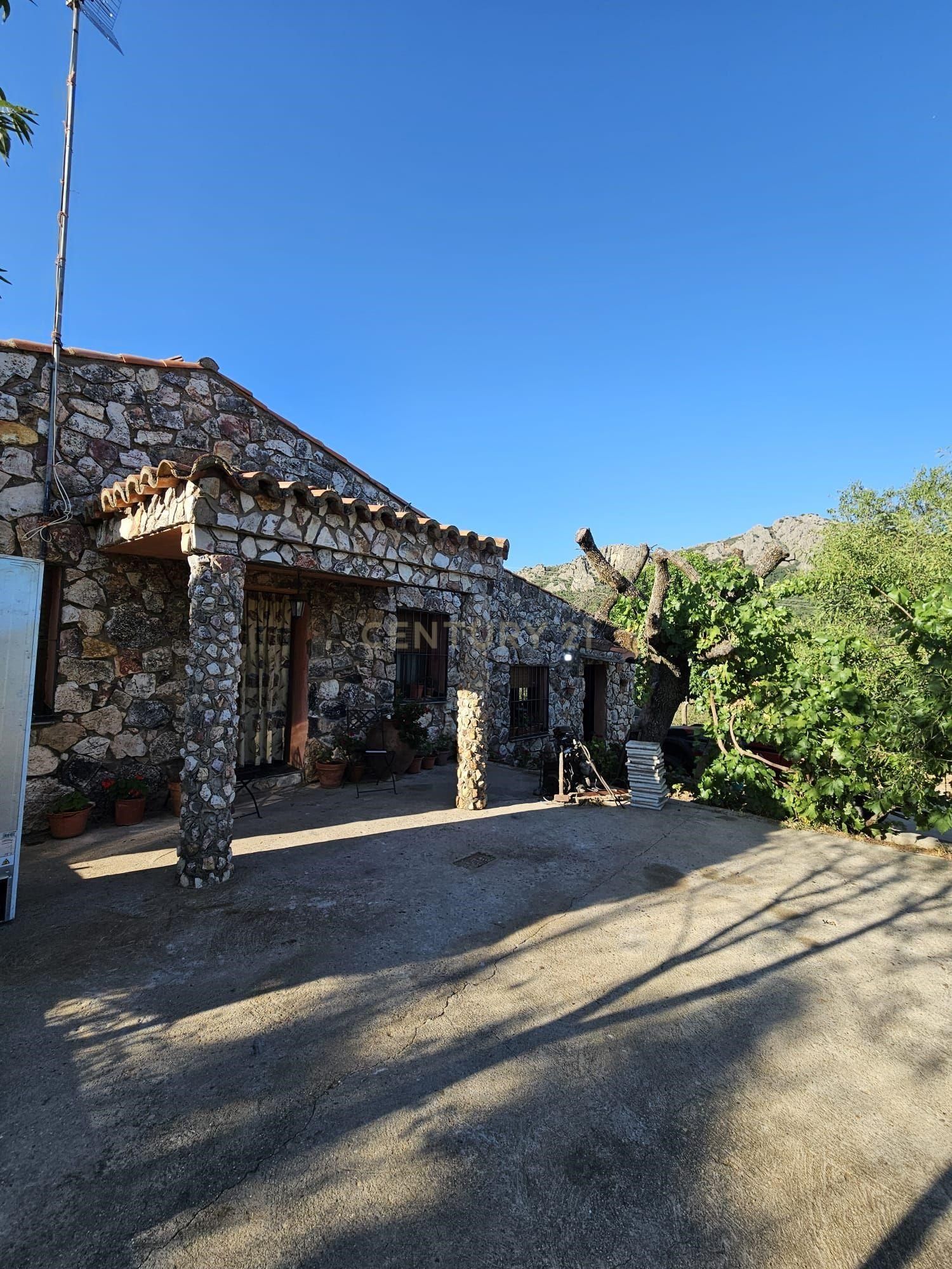 Vista exterior de Residencial en venda en Cabañas del Castillo
