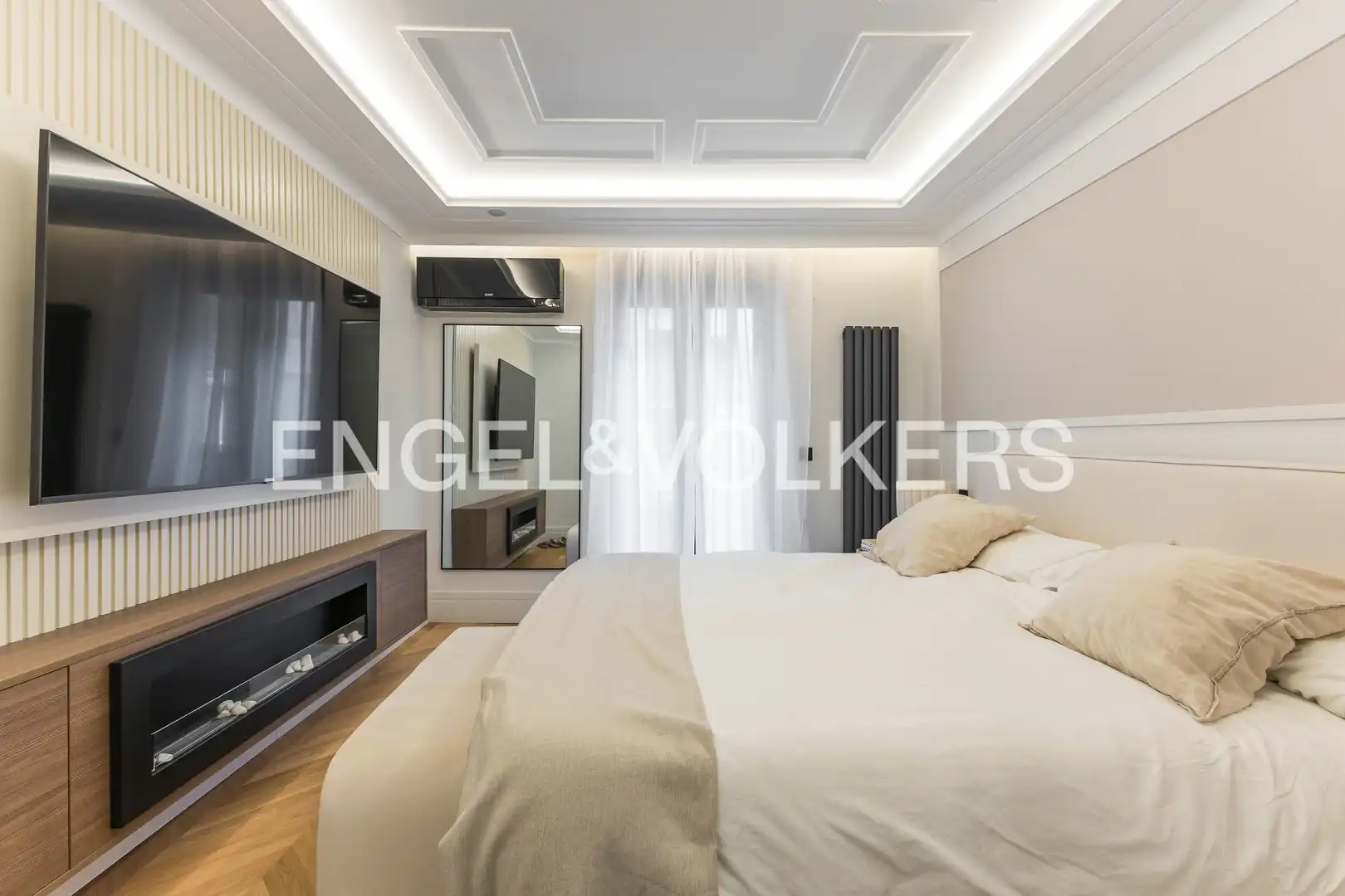 Bedroom of Flat for sale in Madrid  with Air Conditioner, Heating and Parquet flooring