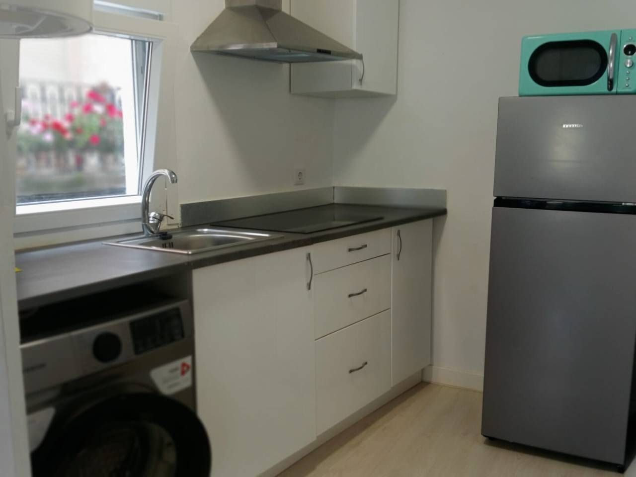 Cuina de Loft en venda en Ourense Capital  amb Calefacció, Traster i Moblat