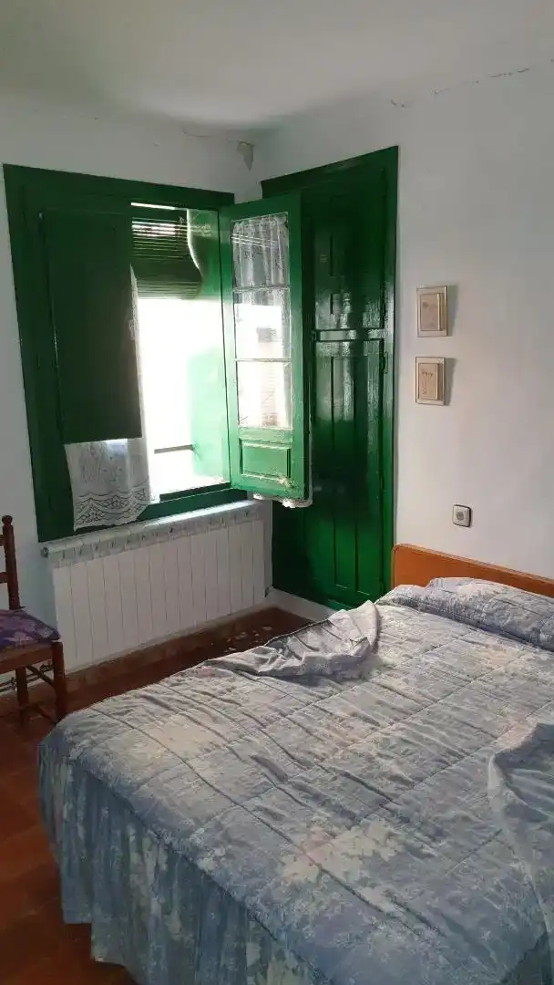 Dormitori de Finca rústica en venda en Luna amb Moblat, Forn i Rentadora