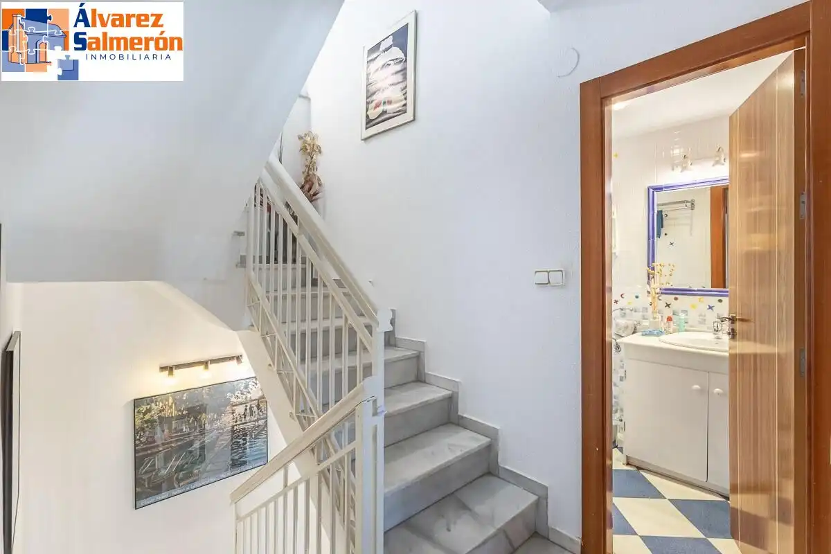 Houses for sale in Altos de la Zubia