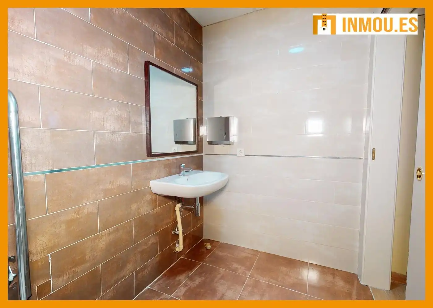 Bathroom of Commercial properties for sale in Ourense Capital 