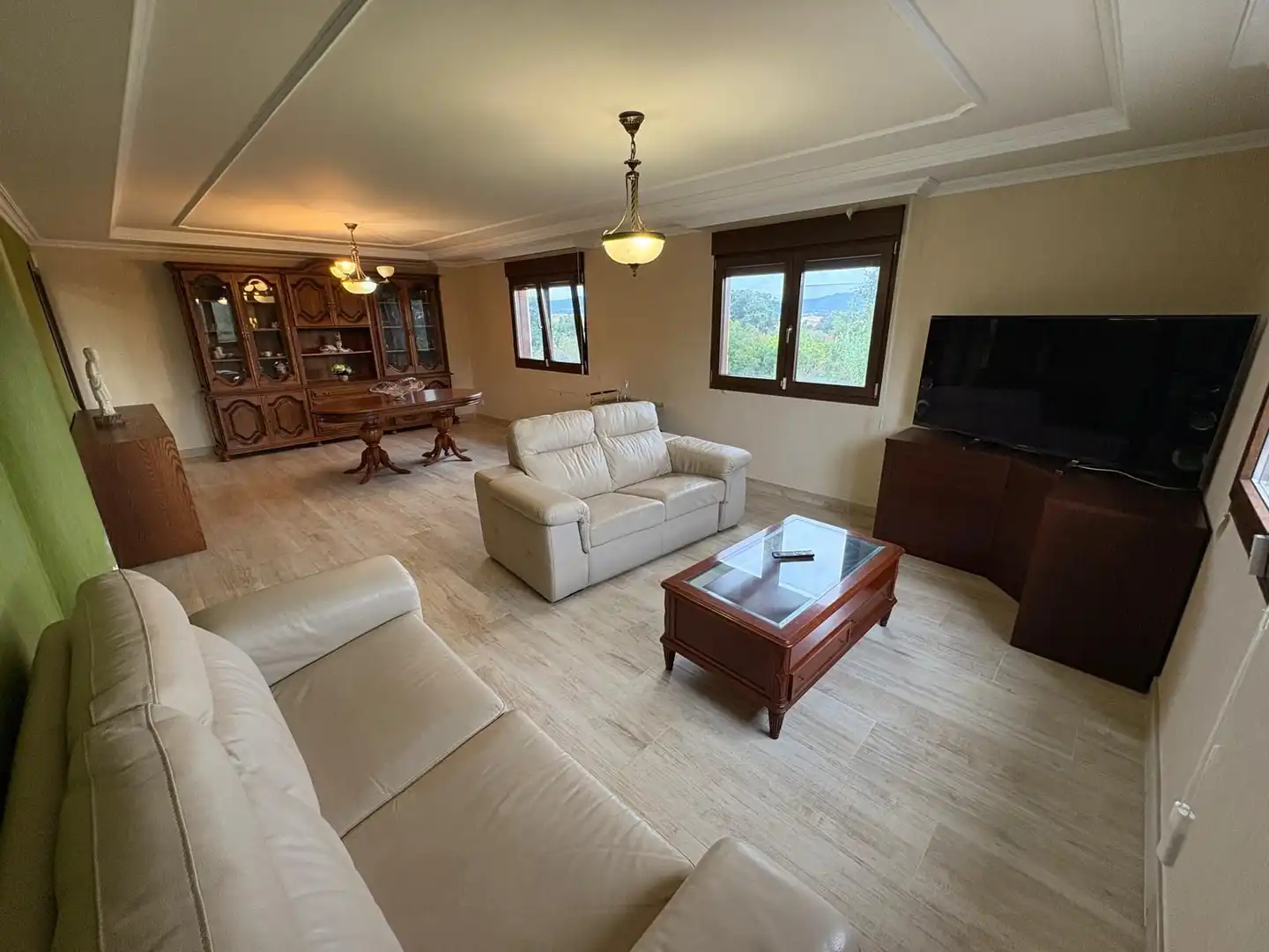Sala d'estar de Casa o xalet en venda en Cangas  amb Jardí privat i Terrassa