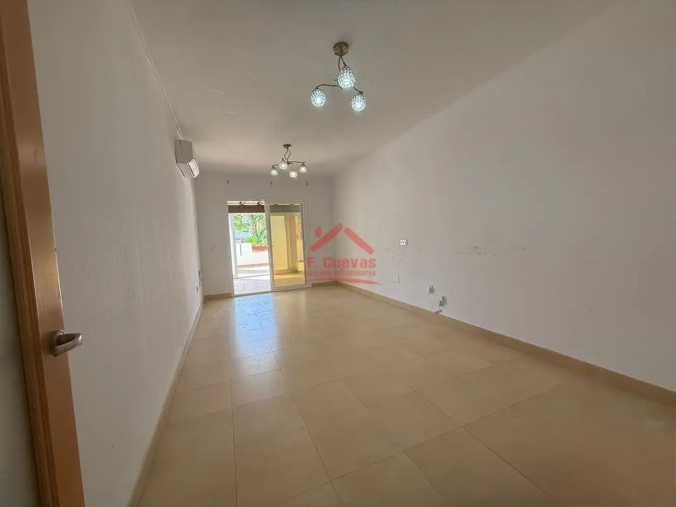 Sala d'estar de Apartament en venda en Vélez-Málaga amb Aire condicionat, Calefacció i Jardí privat