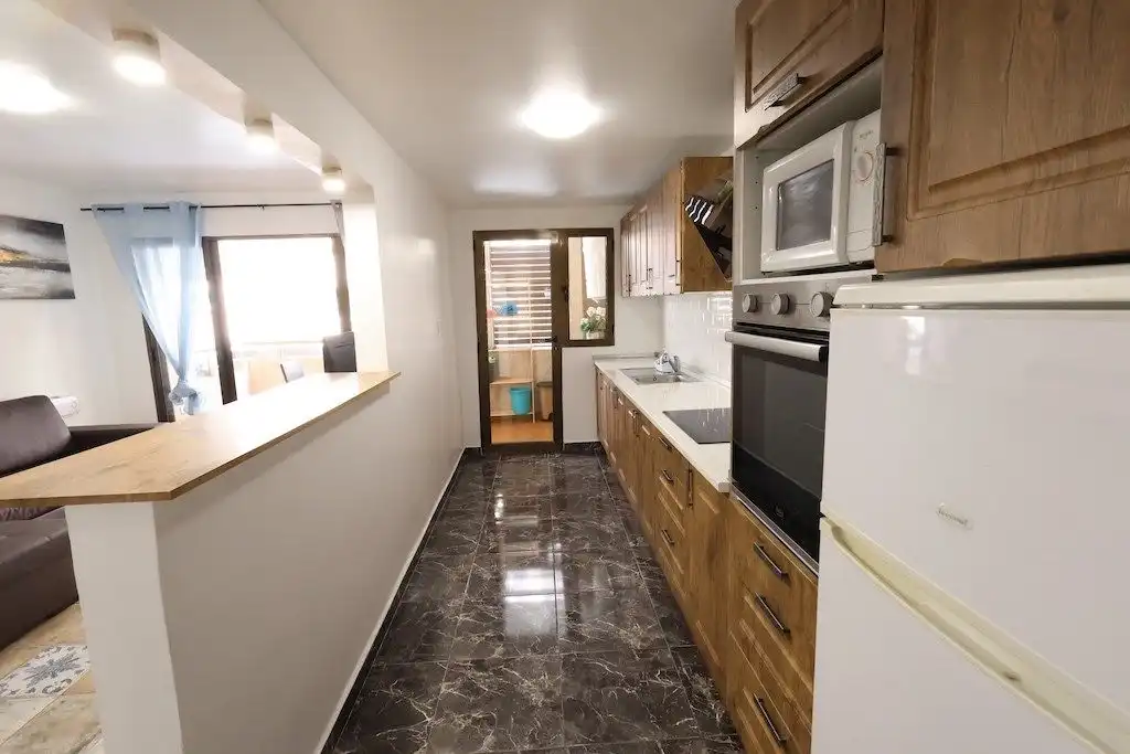 Cuina de Apartament en venda en Torrevieja amb Terrassa i Piscina comunitària