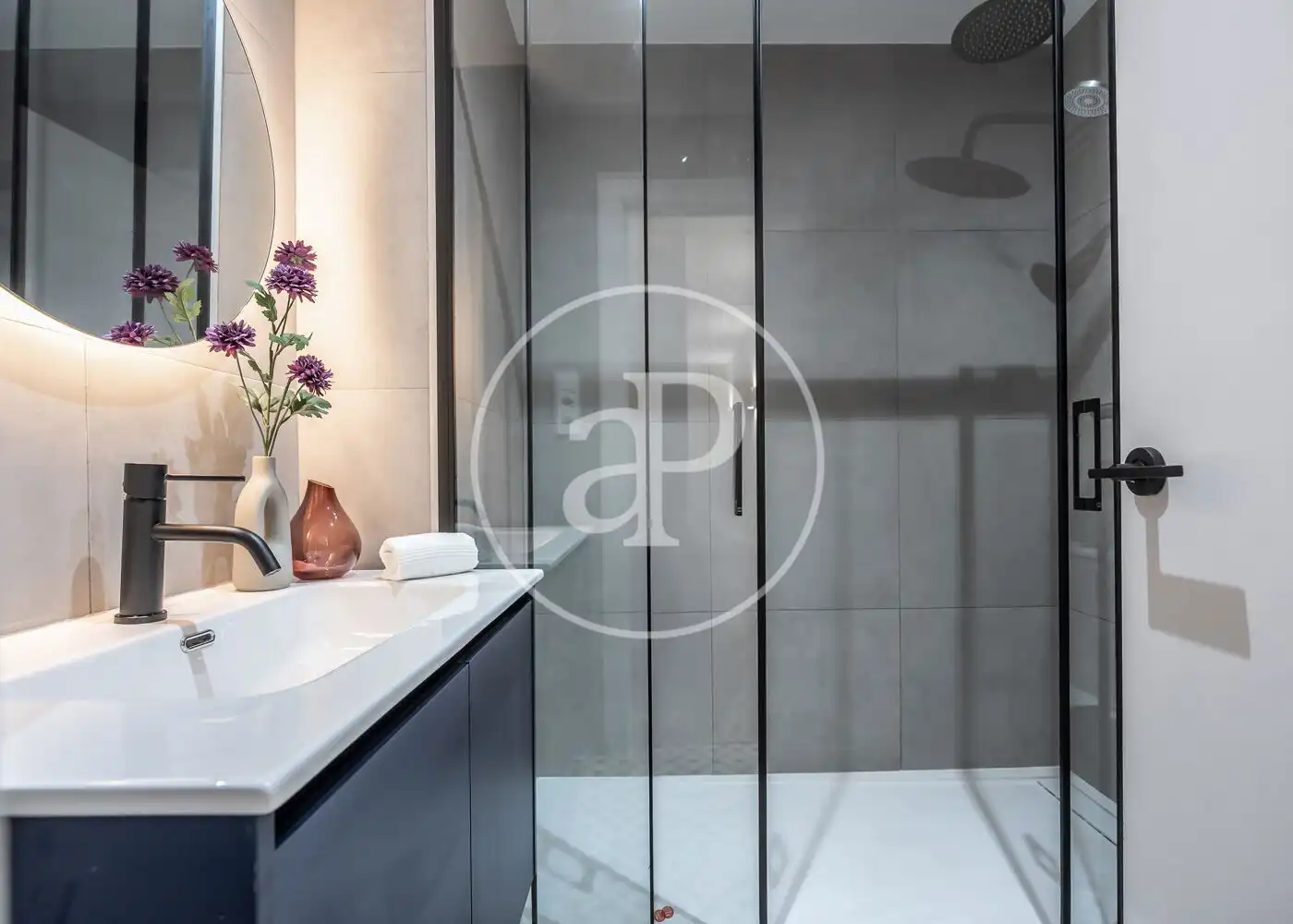 Badezimmer von Wohnung zum Verkauf in Madrid mit Klimaanlage, Heizung und Abstellraum
