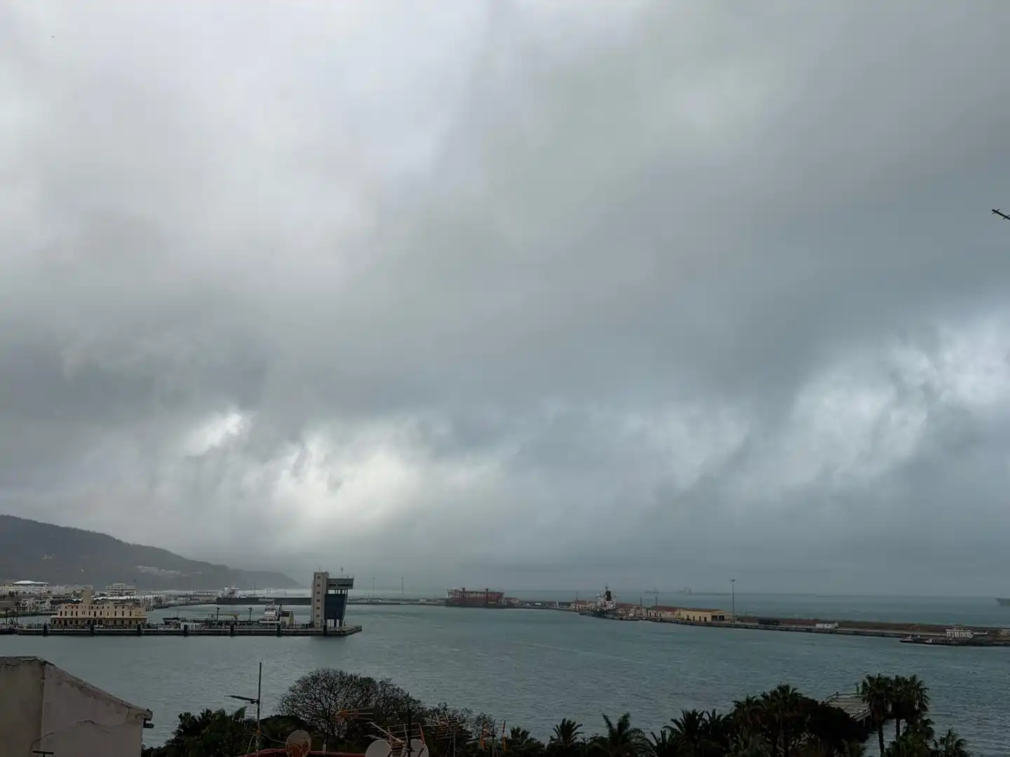 Vista exterior de Ático en venta en Ceuta con Aire acondicionado, Terraza y Trastero