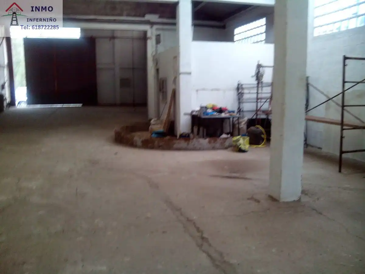 Fabrikhallen zur Miete in Santa Comba