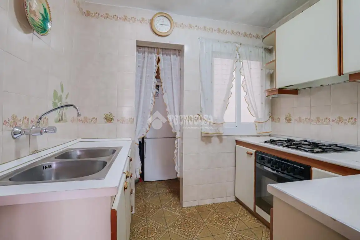 Cocina de Piso en venta en Sant Boi de Llobregat con Balcón