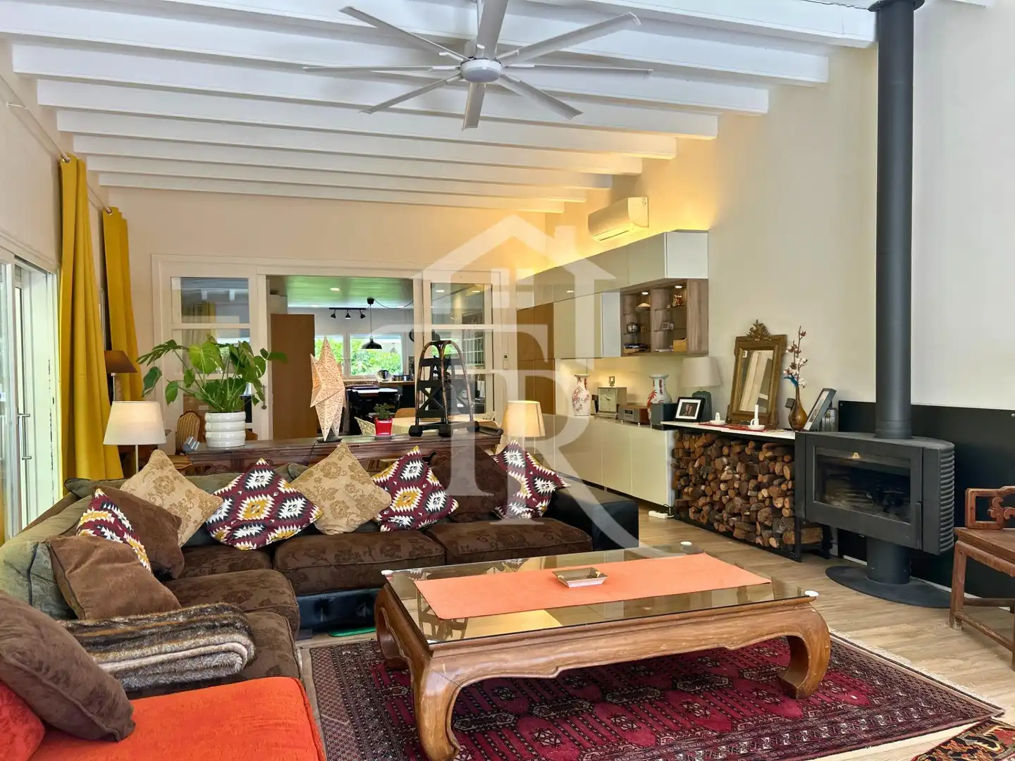 Sala de estar de Casa o chalet en venta en Roda de Berà con Aire acondicionado, Calefacción y Jardín privado
