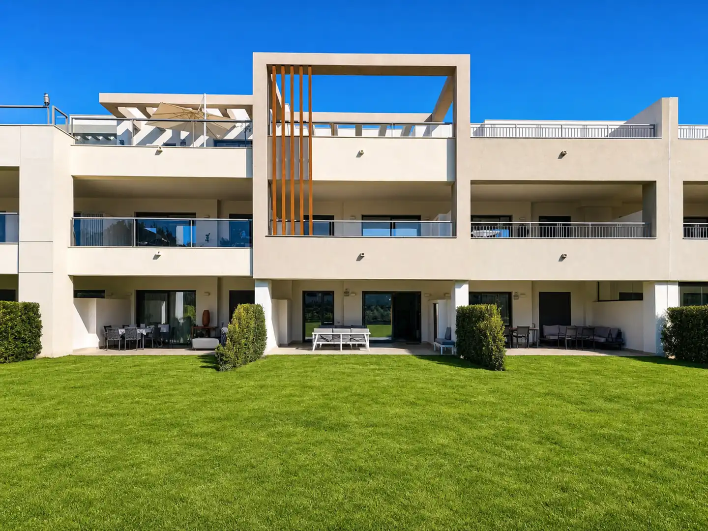 Vista exterior de Planta baja en venta en Casares con Aire acondicionado, Jardín privado y Terraza
