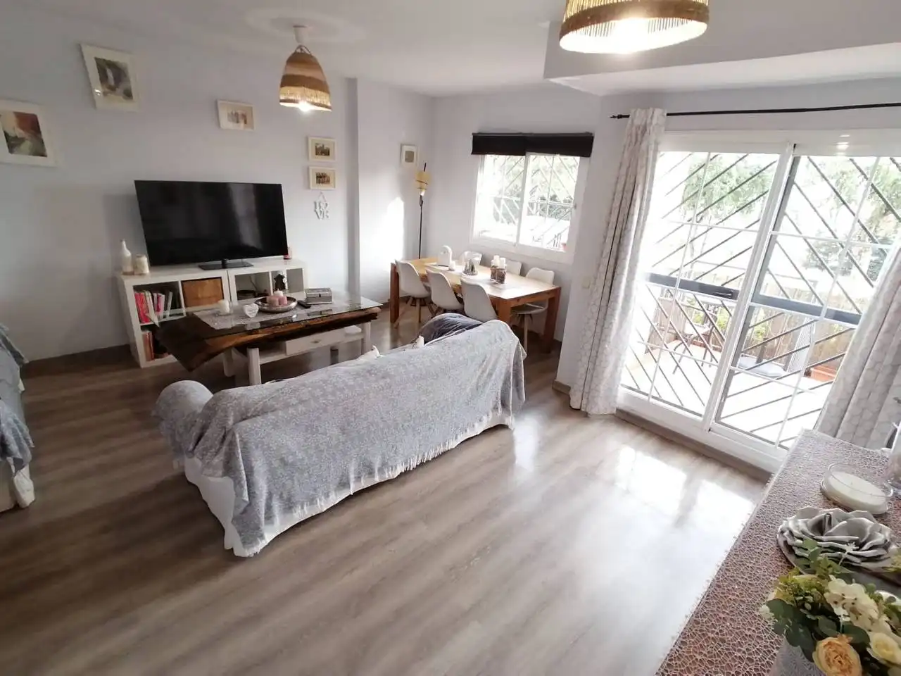 Sala d'estar de Casa adosada de lloguer en Fuengirola amb Aire condicionat, Calefacció i Terrassa