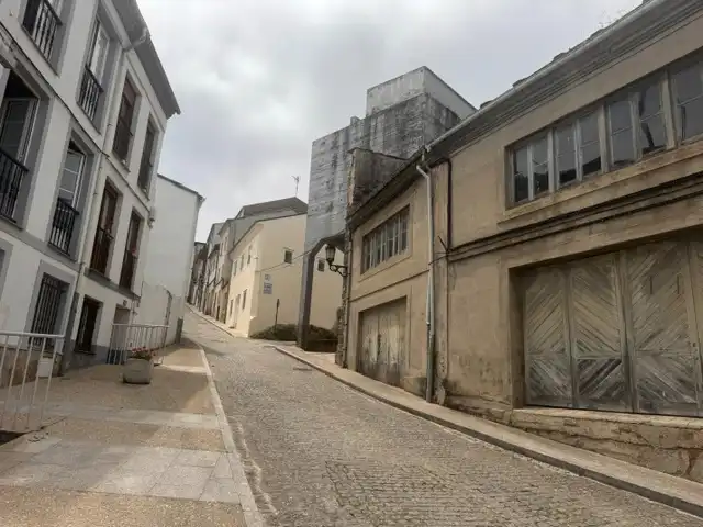 Vista exterior de Nau industrial en venda en Ribadeo