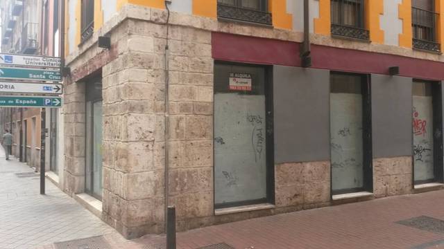 Local comercial en Alquiler en Calle Fray Luis de Leon en Centro