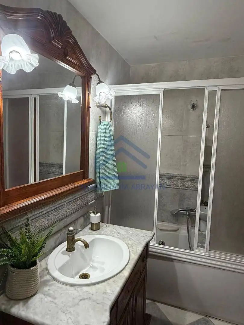 Badezimmer von Wohnung zum Verkauf in Cenes de la Vega mit Klimaanlage, Heizung und Terrasse