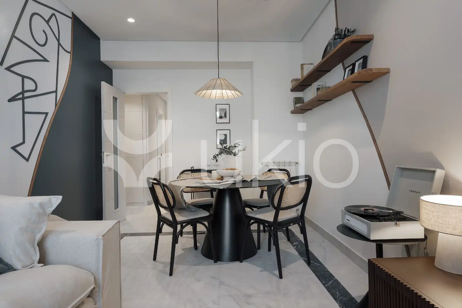 Menjador de Apartament de lloguer en Madrid amb Aire condicionat, Calefacció i Moblat
