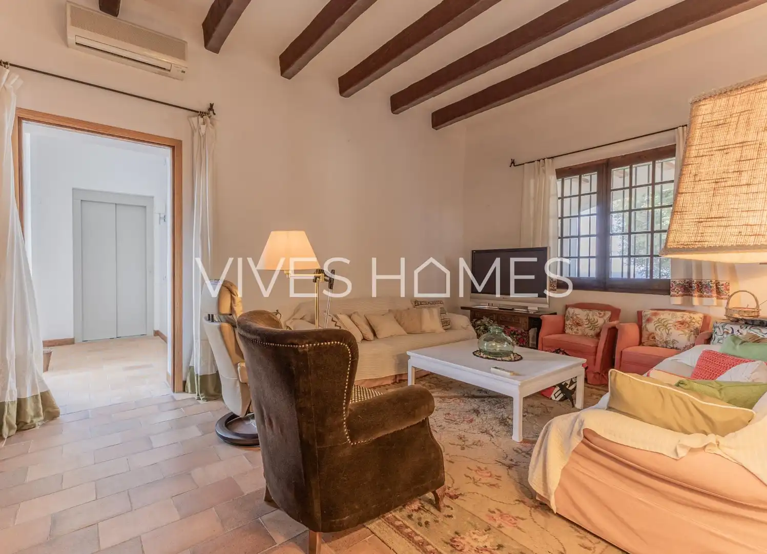 Sala de estar de Casa o chalet en venta en Mataró con Aire acondicionado, Calefacción y Jardín privado