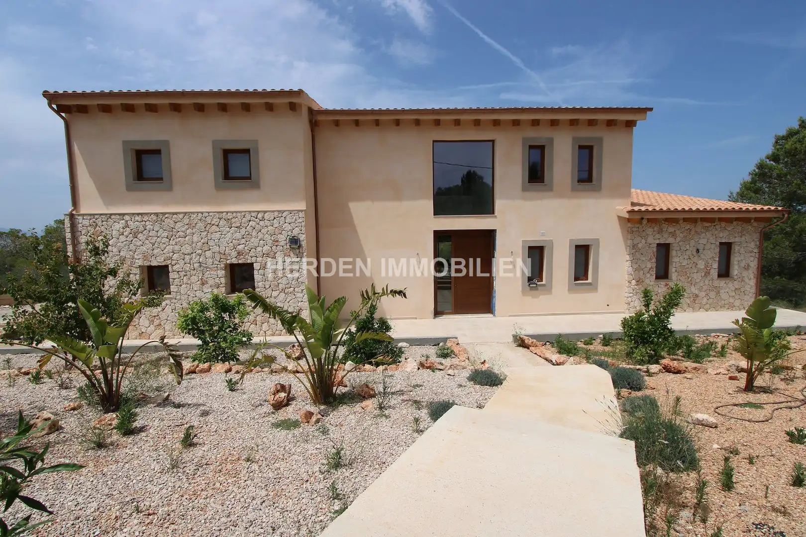 House with pool for sale in Llevant