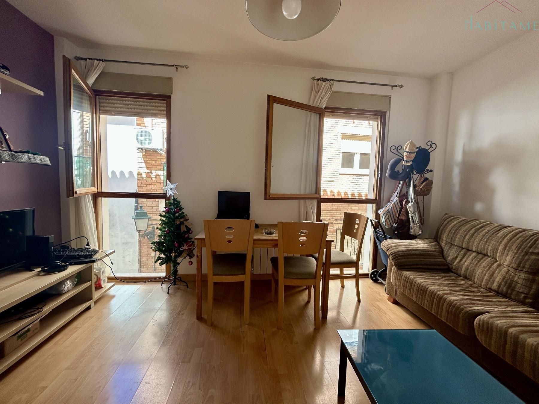 Living room of Flat for sale in  Granada Capital  with Air Conditioner, Heating and Balcony