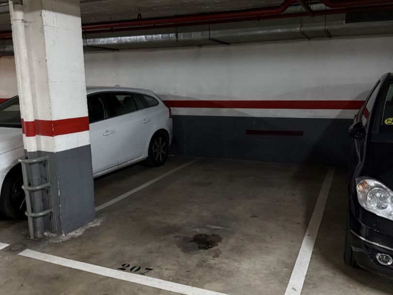 Aparcament de Garatge en venda en  Barcelona Capital amb Alarma