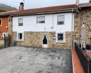 Vista exterior de Casa o xalet en venda en Campoo de Enmedio amb Moblat