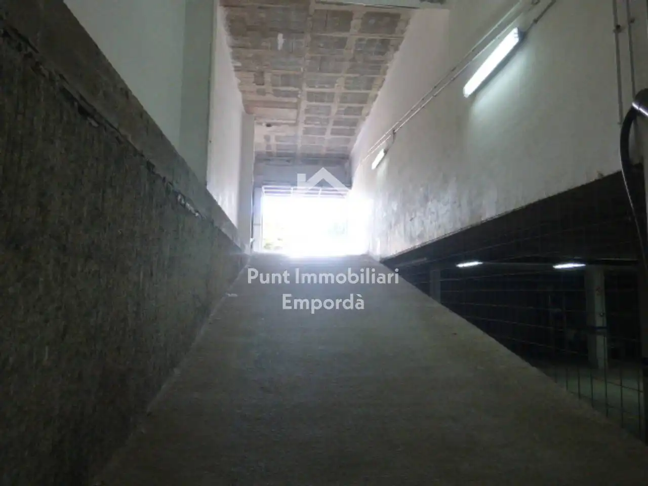 Garaje en venta en Calle Olot, La Vila