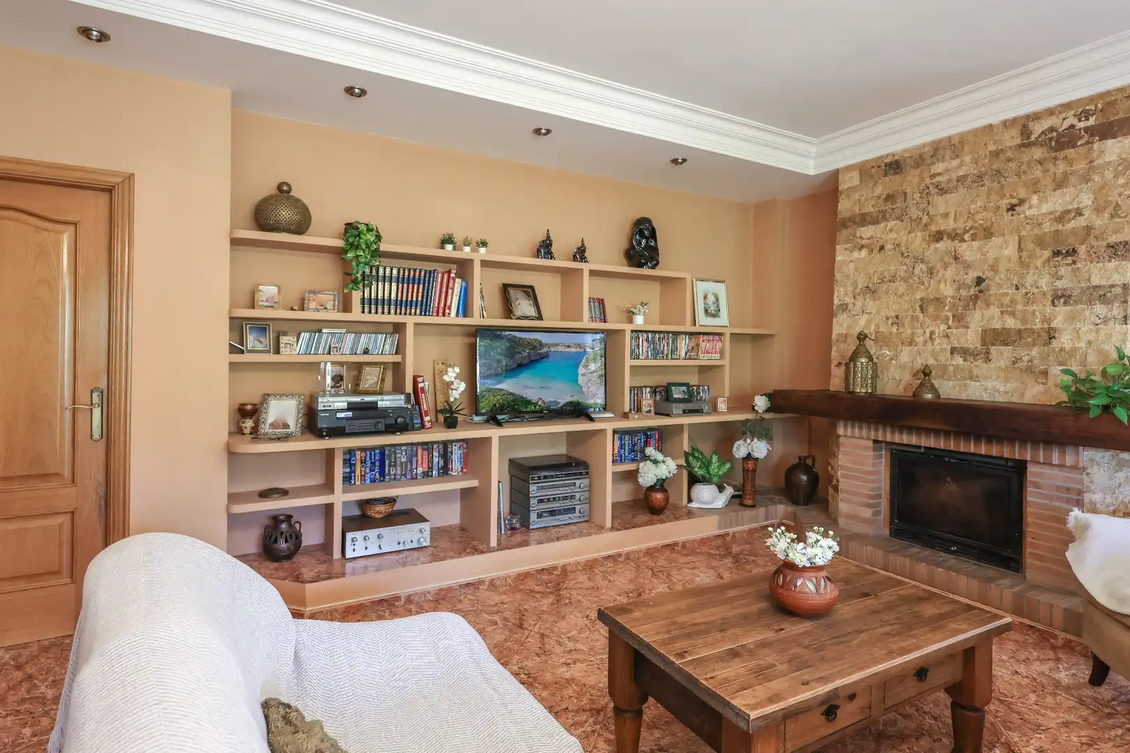 Living room of Houses for sale in Monda  with Air Conditioner, Private garden and Storage room