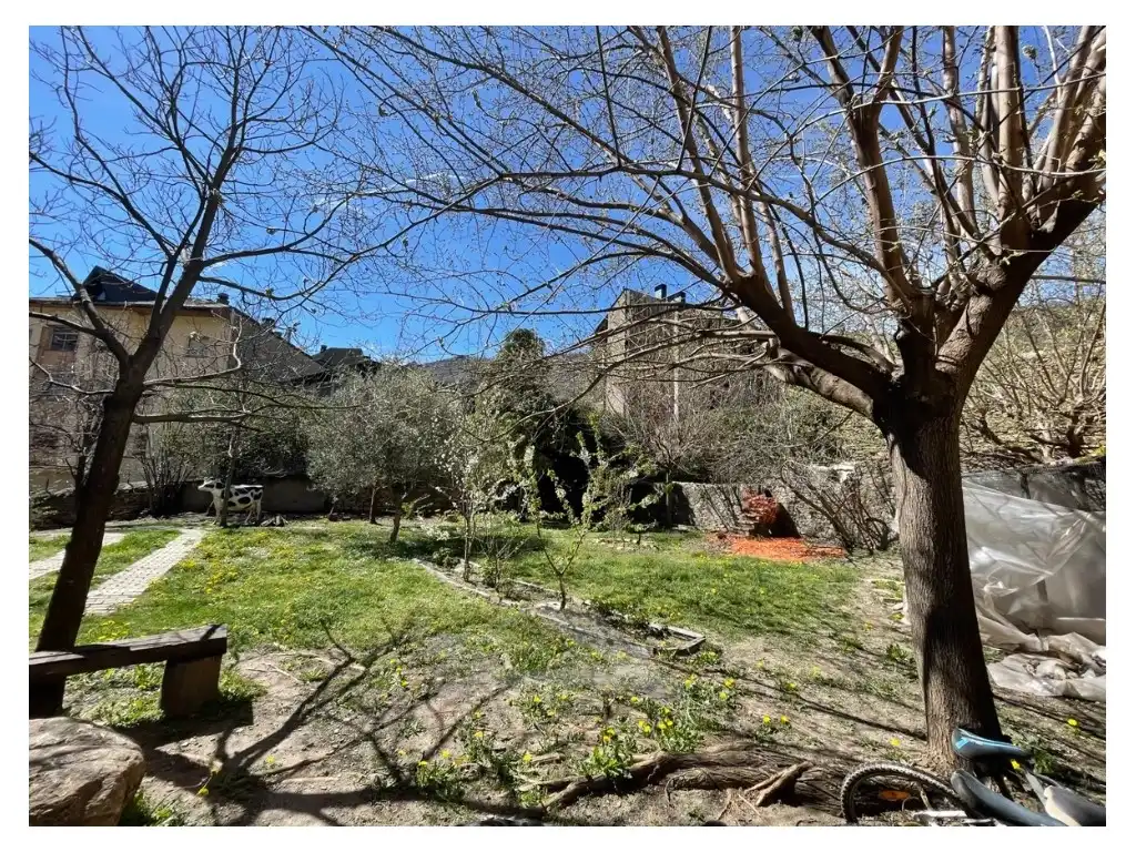 Jardí de Residencial en venda en Sort