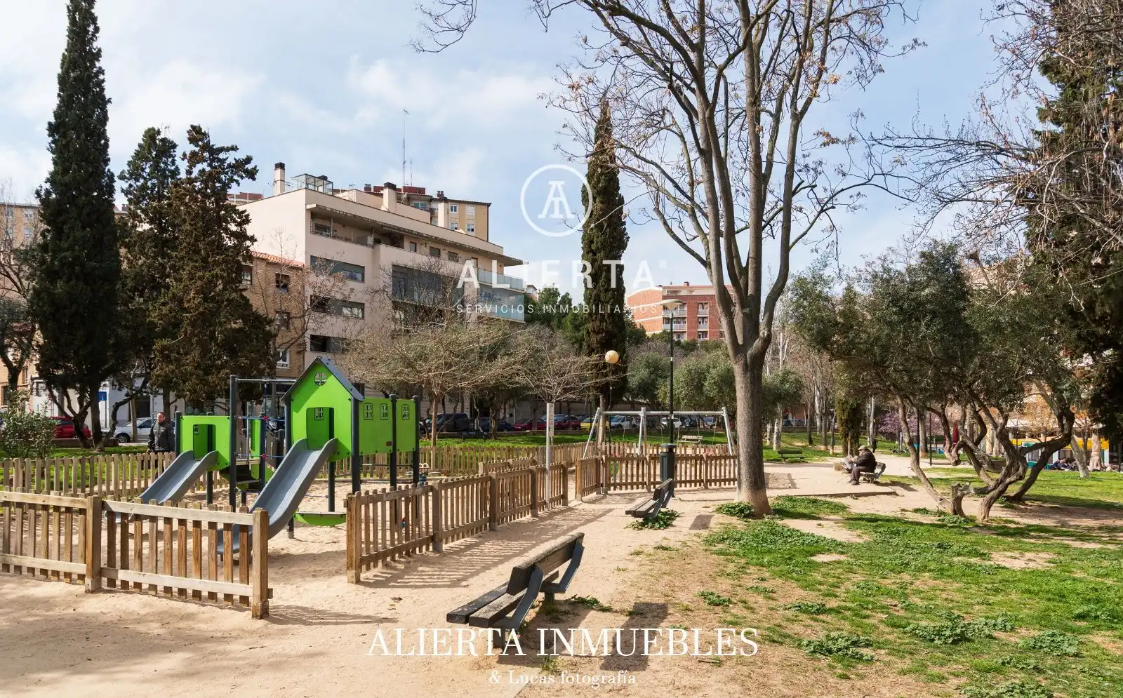 Exterior view of Flat for sale in Zaragoza  with Heating, Terrace and Swimming Pool