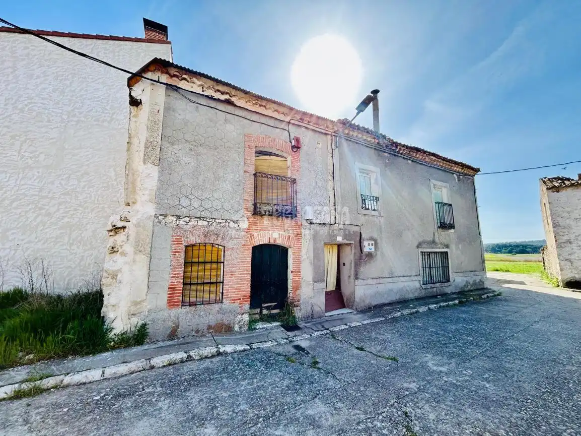 Vista exterior de Casa adosada en venta en Camporredondo