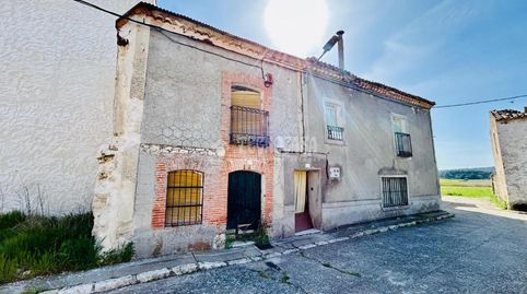Foto 2 de Casa adosada en venta en Camporredondo, Valladolid