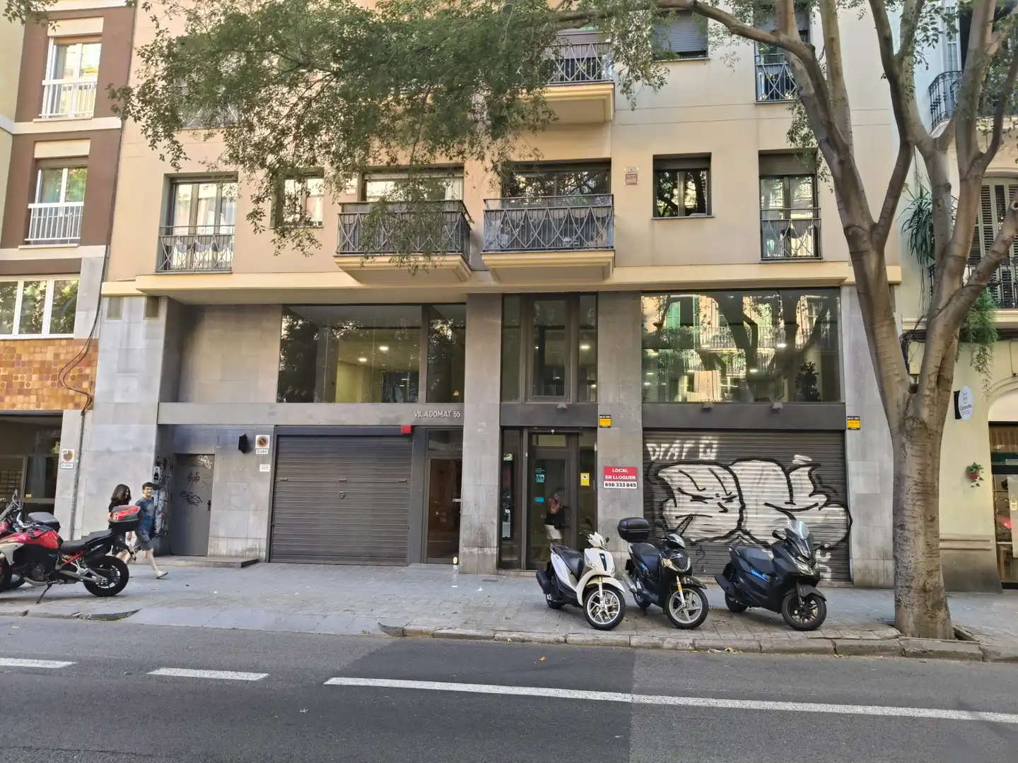 Vista exterior de Local de alquiler en Barcelona con Aire acondicionado