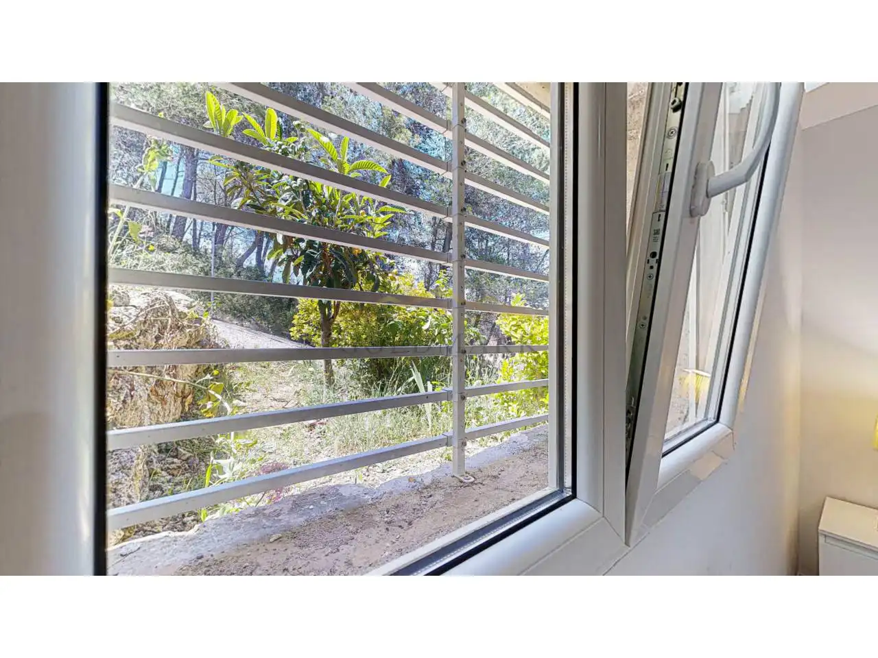 Vista exterior de Casa o xalet en venda en Corbera de Llobregat amb Aire condicionat, Jardí privat i Terrassa