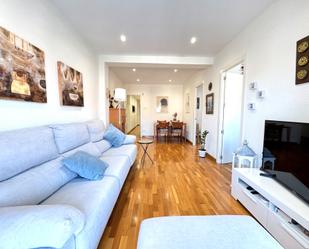 Living room of Flat for sale in  Barcelona Capital  with Air Conditioner, Heating and Parquet flooring