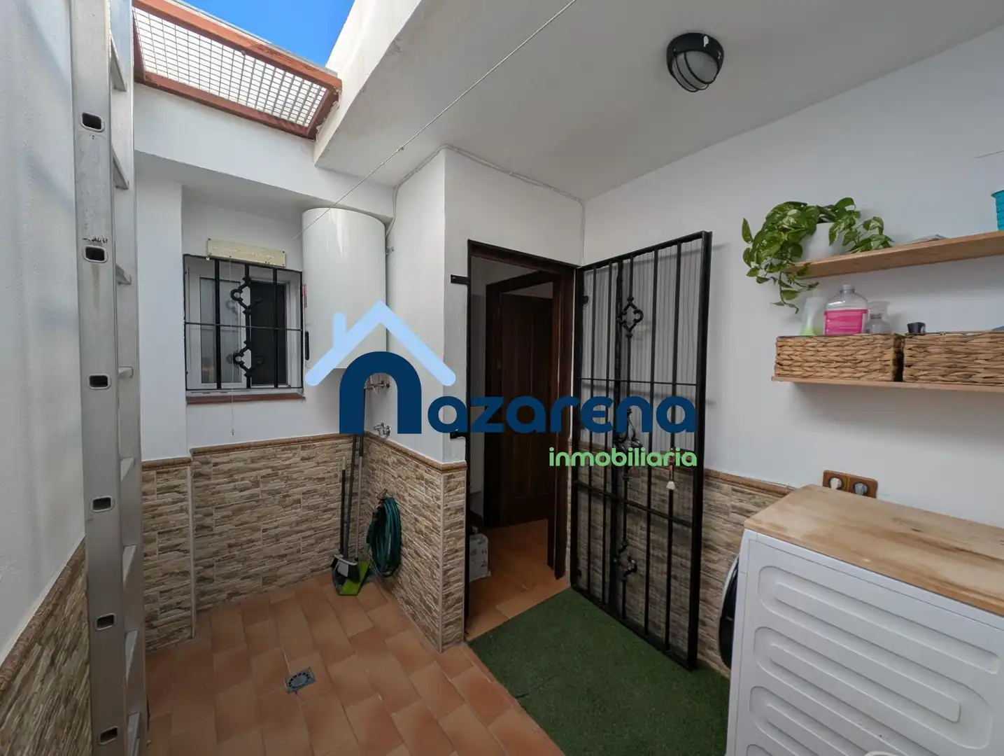 Casa adosada en venta en Dos Hermanas con Aire acondicionado