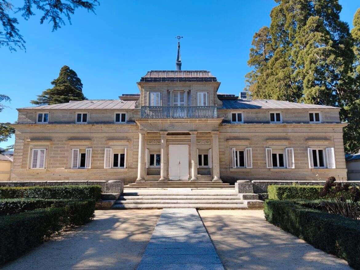 Exterior view of Study for sale in El Escorial  with Air Conditioner, Heating and Furnished
