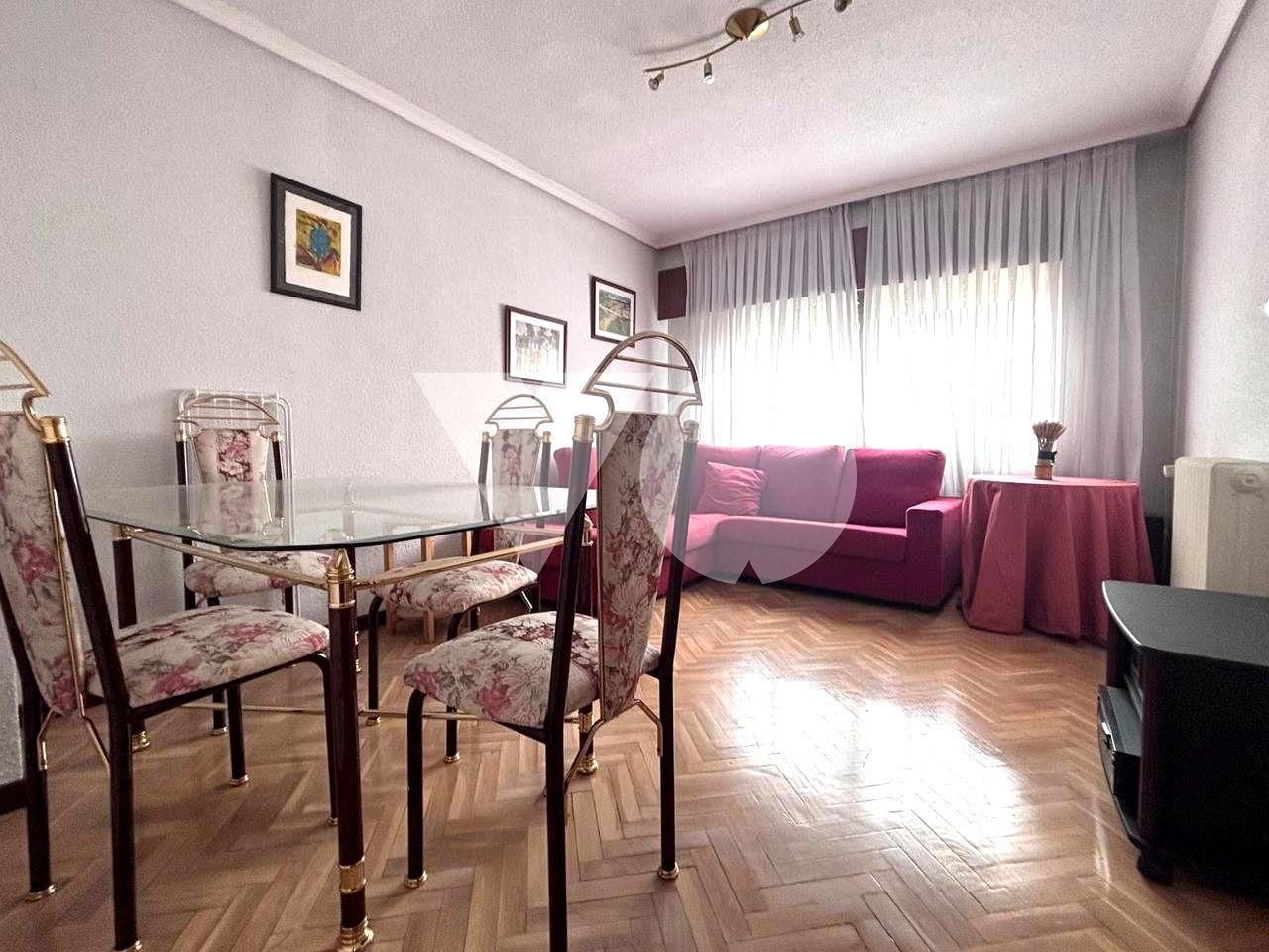 Living room of Flat to rent in  Madrid Capital  with Heating and Furnished
