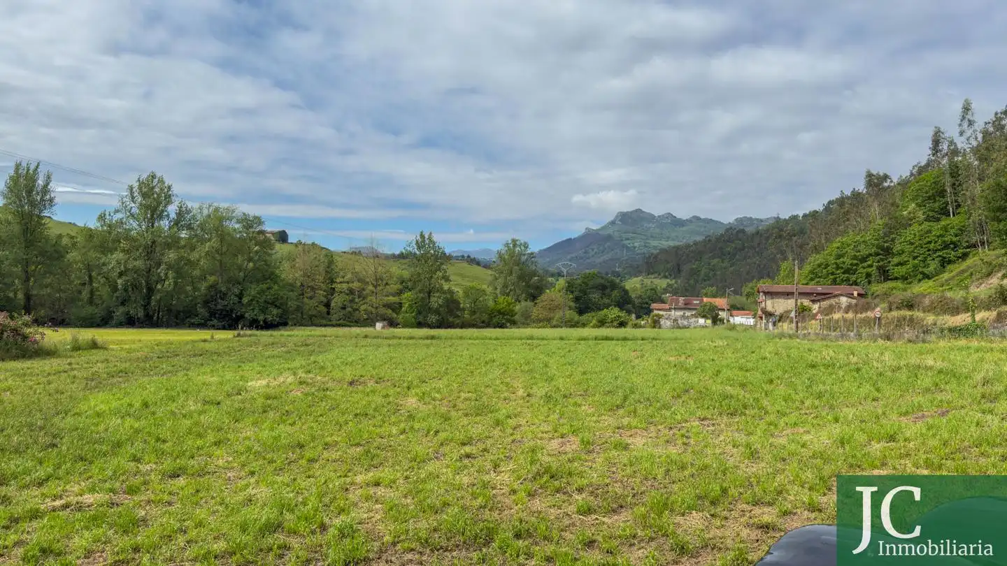 Lands and plots for sale in Ampuero
