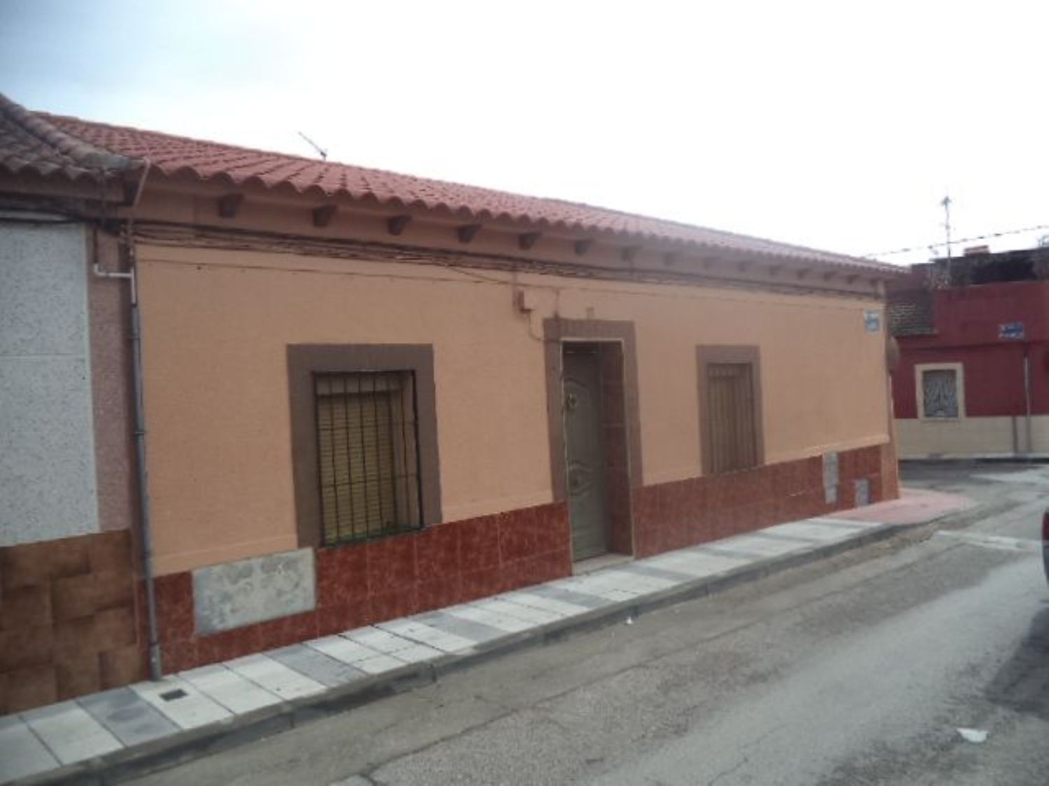 Vista exterior de Casa adosada en venda en Puertollano