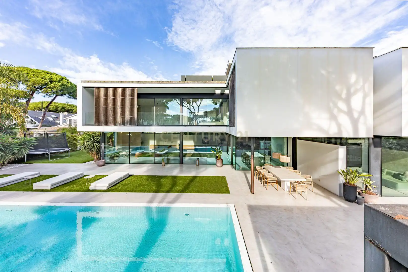 House with terrace for sale in Lluminetes