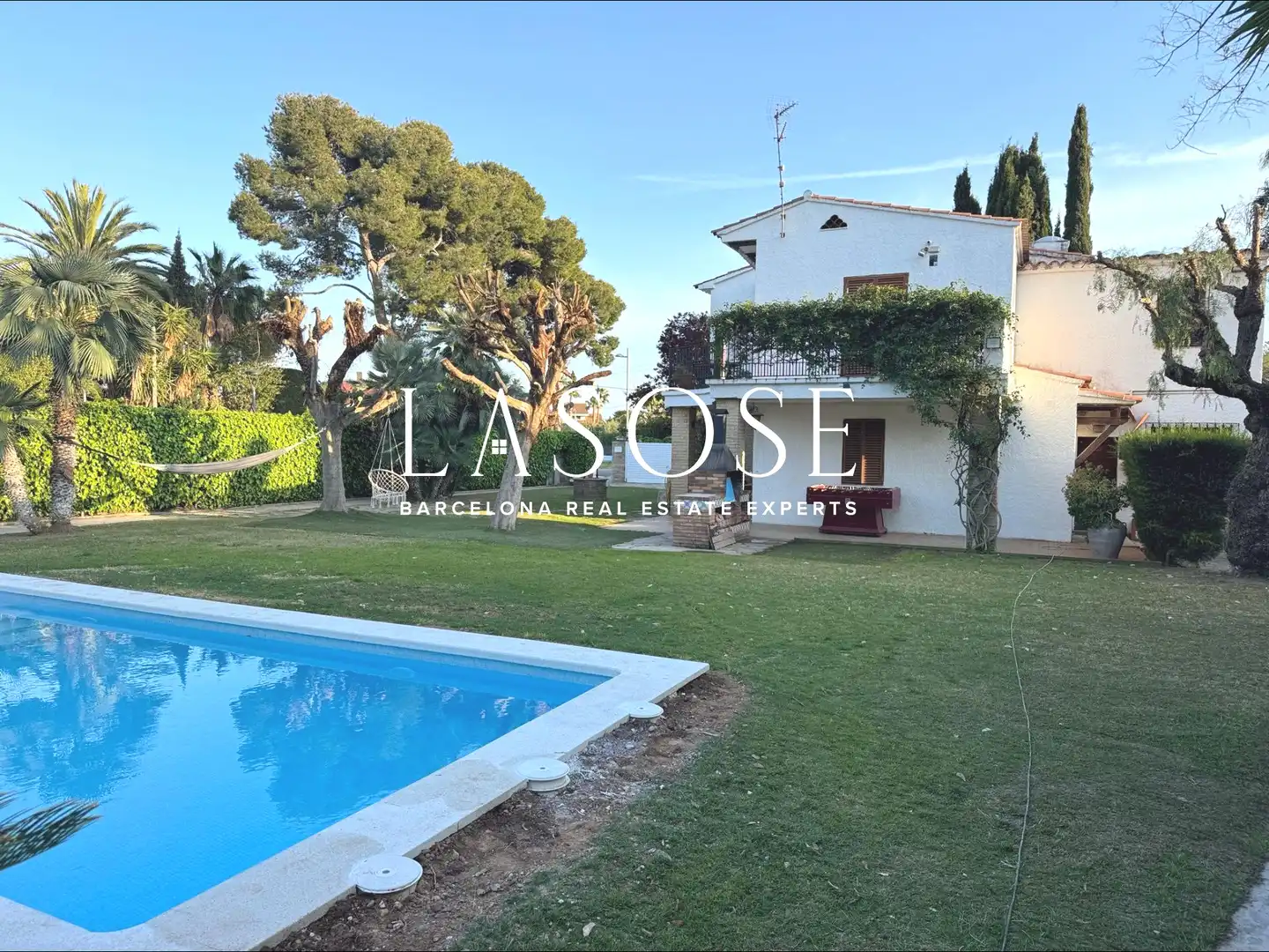 Exterior view of Houses for sale in Sitges  with Heating, Private garden and Parquet flooring