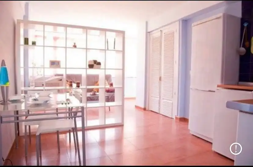 Dormitori de Apartament de lloguer en Torremolinos amb Moblat i Piscina comunitària