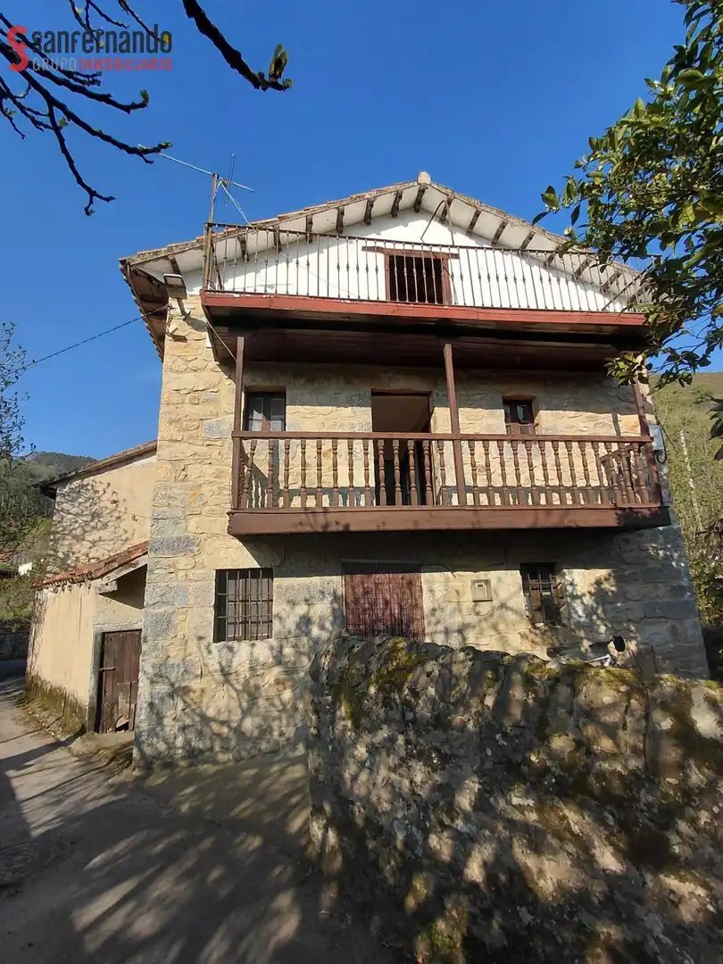 Vista exterior de Casa o chalet en venta en Santiurde de Toranzo